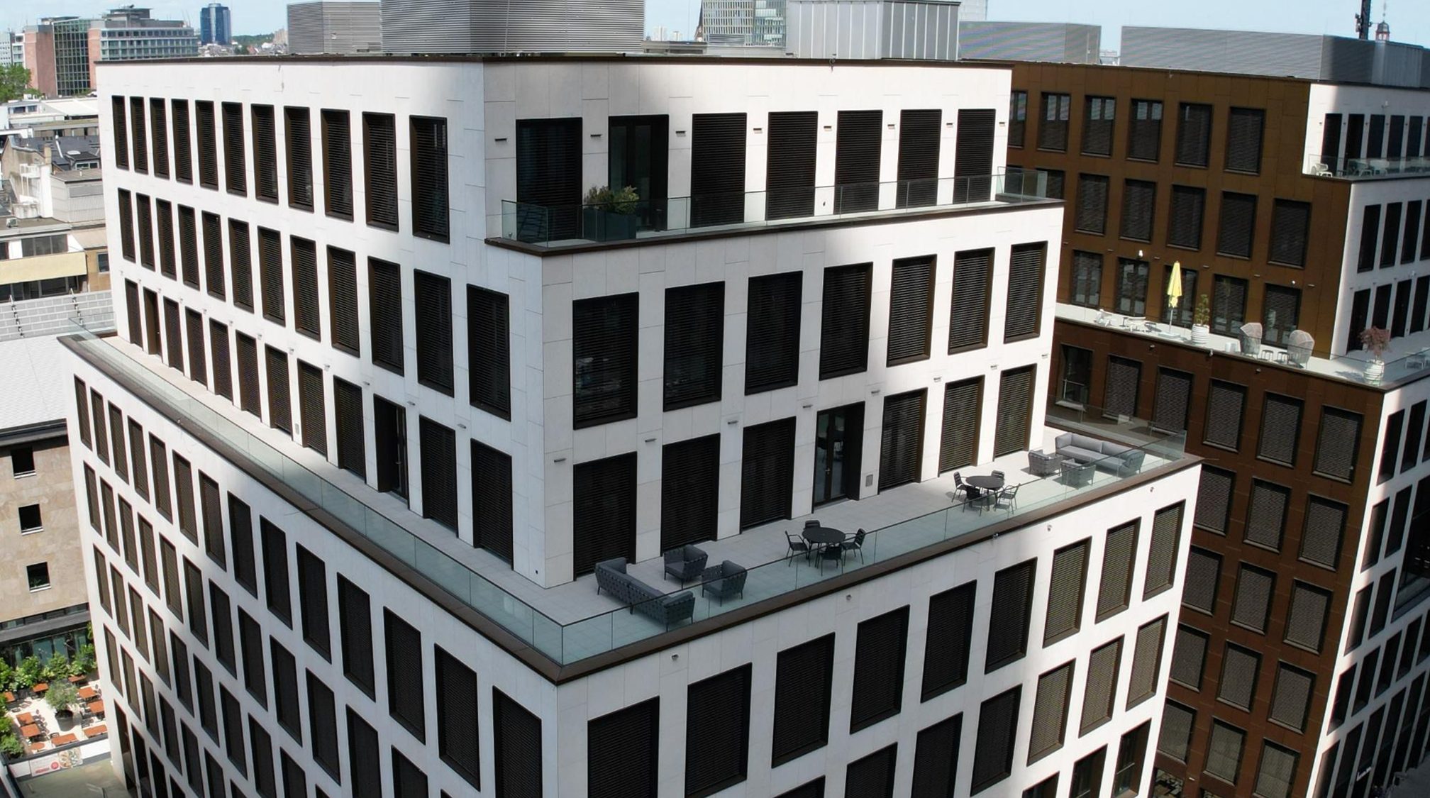 Corner Boardroom