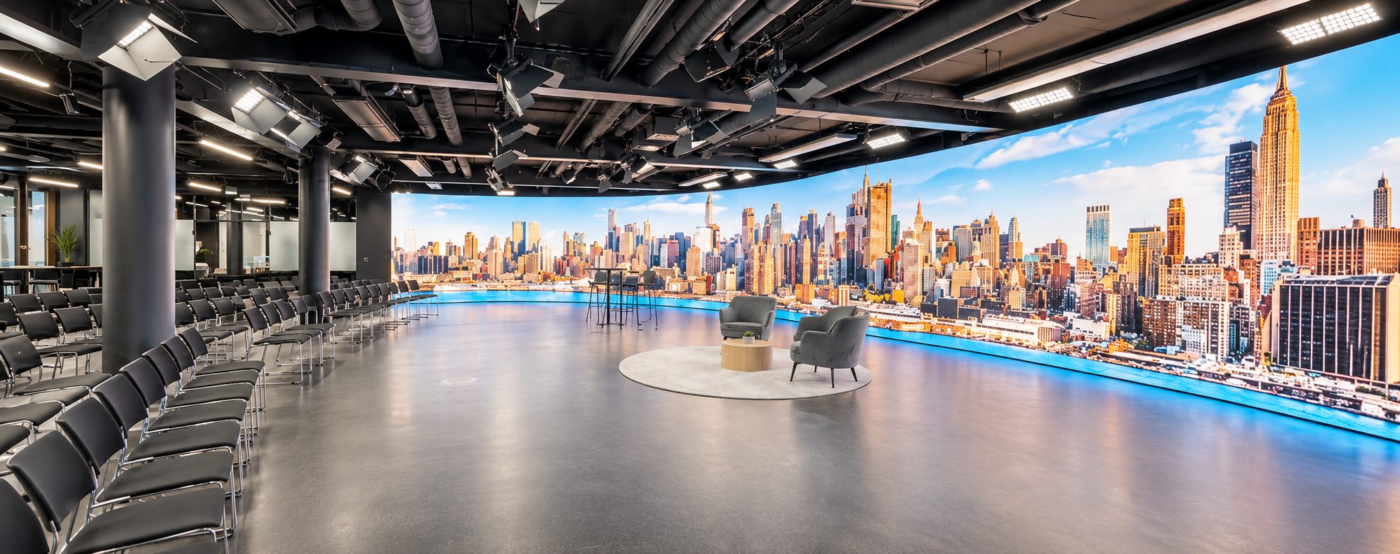 Curved LED canvas on the Skyline Stage