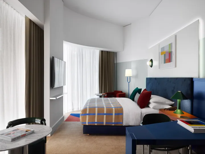 A guest room at Kimpton Main Frankfurt