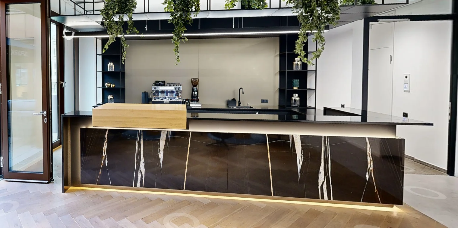 The Skyline bar and lounge